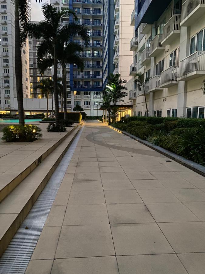 Madison'S Place At Sea Moa Manila Exteriör bild