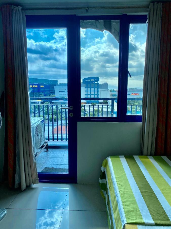 Madison'S Place At Sea Moa Manila Exteriör bild